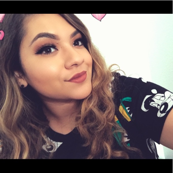 Meet your Posher, Adrianna - Picture 1 of 1